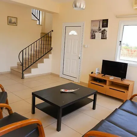 Adams Gardens 10 * Paralimni